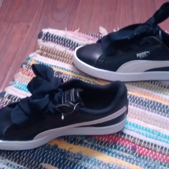 Ribbon Lace Puma Sneakers - Picture 5 of 10